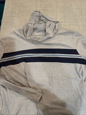 Vineyard Vines Gray Hooded Top with Navy and Light Blue Stripes